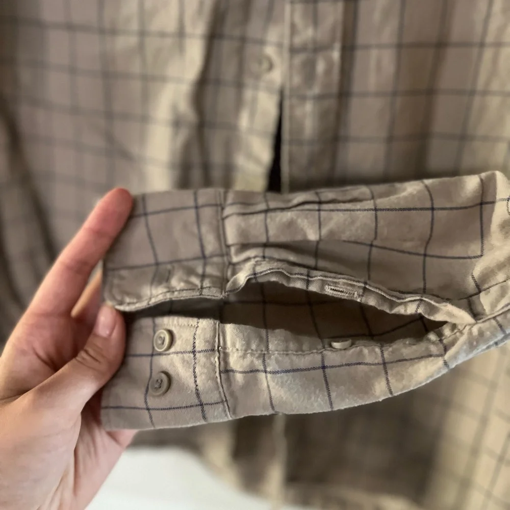 Uniqlo button down - Picture 2 of 4